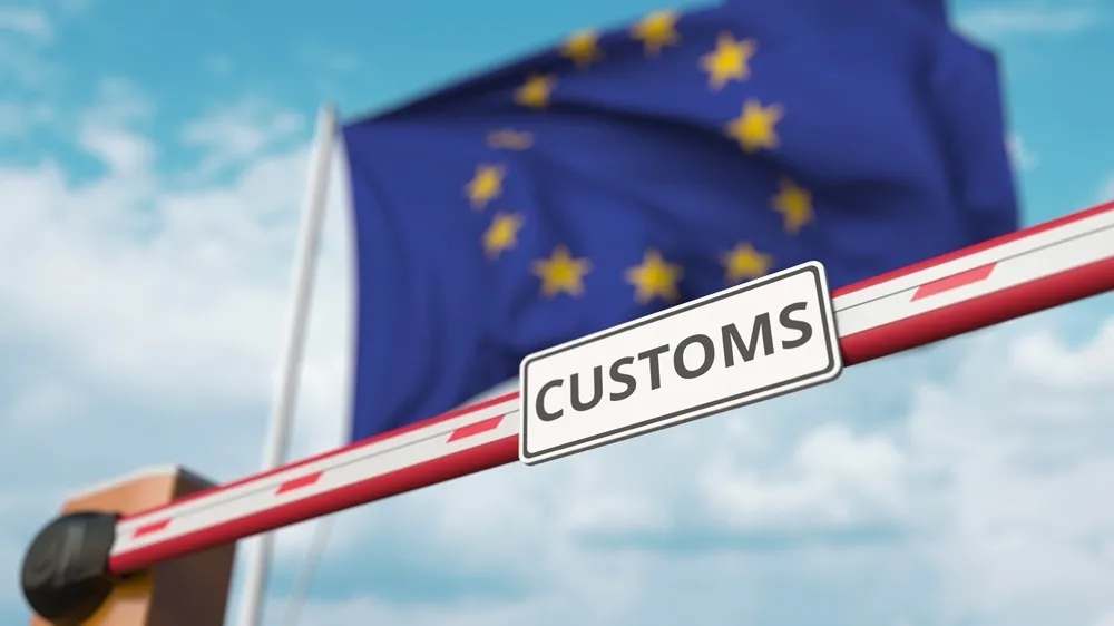 Evropska unija z novim Carinskim zakonikom Unije uvaja bolj digitalen in enoten carinski sistem, nov Carinski organ EU, skupno podatkovno vozlišče ter poenostavitve za zaupanja vredne gospodarske subjekte.